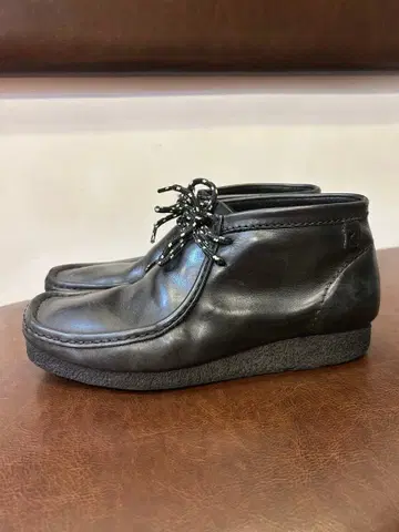 clarks 왈라비 처카 부츠