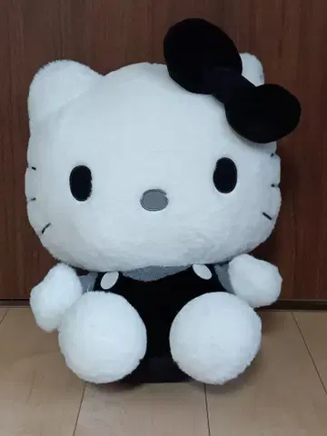 Hello Kitty 봉제 인형 블랙 모노톤