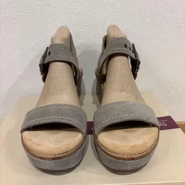 Clarks Artisan 웨지솔 샌들 그레이