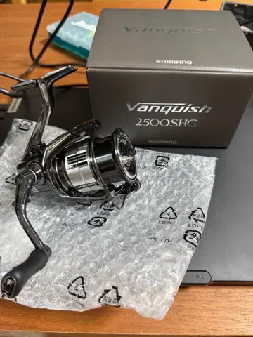 새상품급 23 뱅퀴시 2500SHG SHIMANO