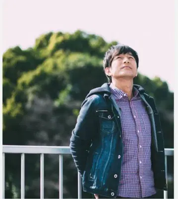Mr.Children 사쿠라이 카즈토시 착용 맨투맨 절개 G 재킷