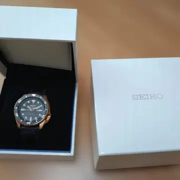 가격 인하 SEIKO 5 Sports 자동 시계 골드 블랙