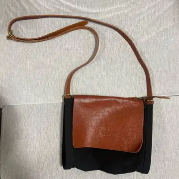 IL BISONTE 숄더백 캔버스 가죽