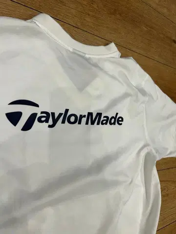 새상품급 TaylorMade V넥 풀오버 화이트