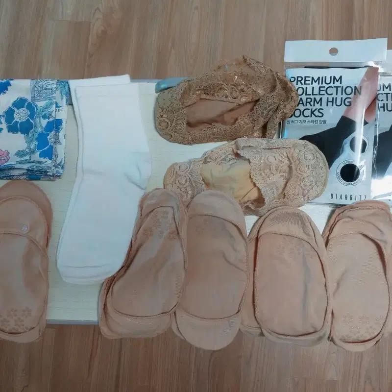 새상품일괄)스타킹7검정기모중목2흰양말1손수건1