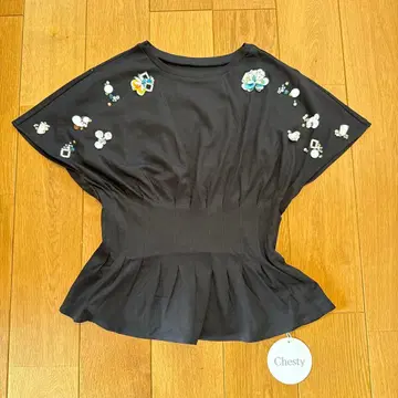 Chesty 비쥬 장식 페플럼 반팔 T셔츠 택 포함 새상품