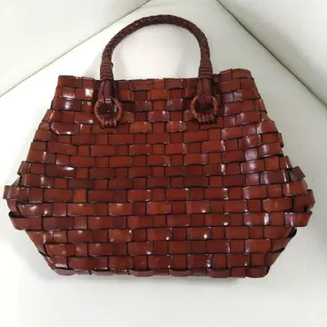 가죽 메쉬 토트백 브라운 광택 손뜨개질 가을