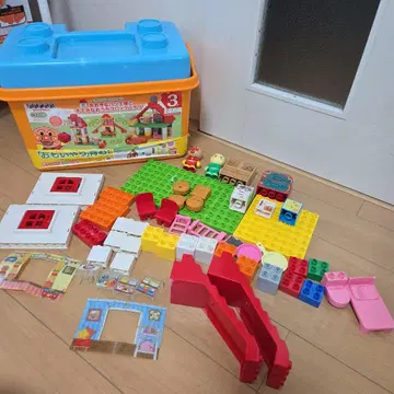 최종 가격 인하! 커다란 빵 공장과 멋진 집 블록 바구니 덤 포함!