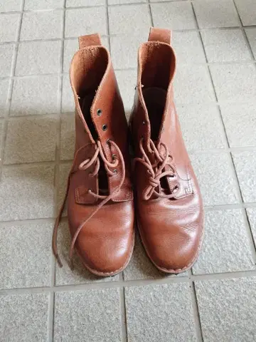 Clarks 가죽 레이스업 부츠 브라운