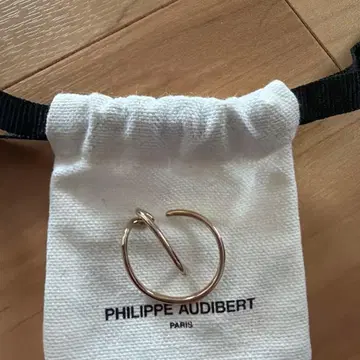 PHILIPPE AUDIBERT 골드 컬러 반지
