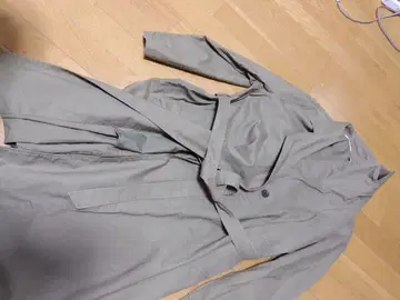 새상품급 UNIQLO 트렌치코트 모스그린 벨트 포함