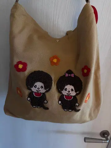 몽치치 사가 자수 캔버스 토트백 여성용