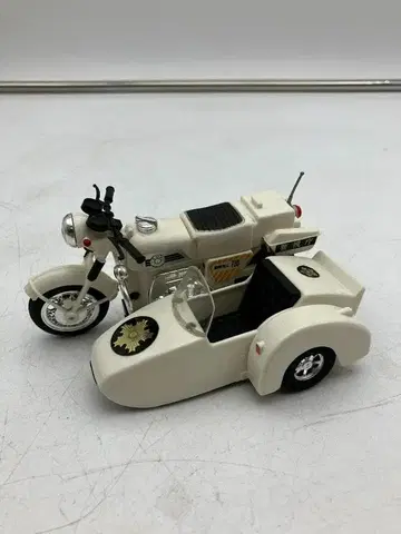 BANDAI 경시청 바이크 화이트 사이드카