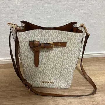 MICHAEL KORS MK 로고 버킷 숄더백
