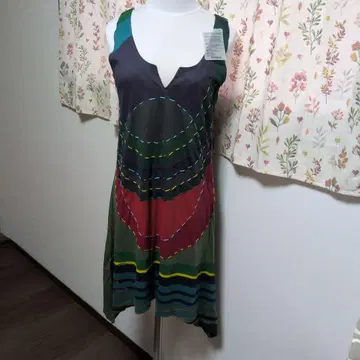 미사용 새상품 Desigual 슬리브리스 원피스 멀티 컬러