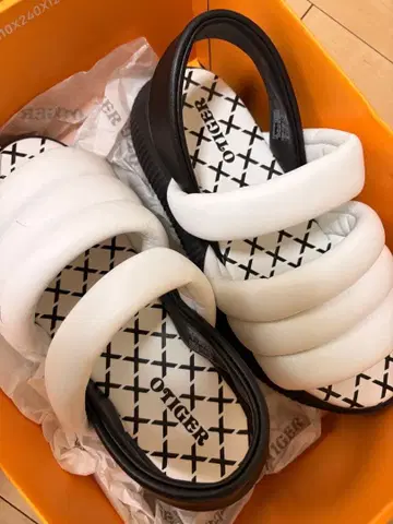 오니츠카타이거 OTIGER STRAP 샌들