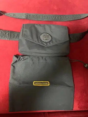 CANADA GOOSE 로고 미니 허리 팩