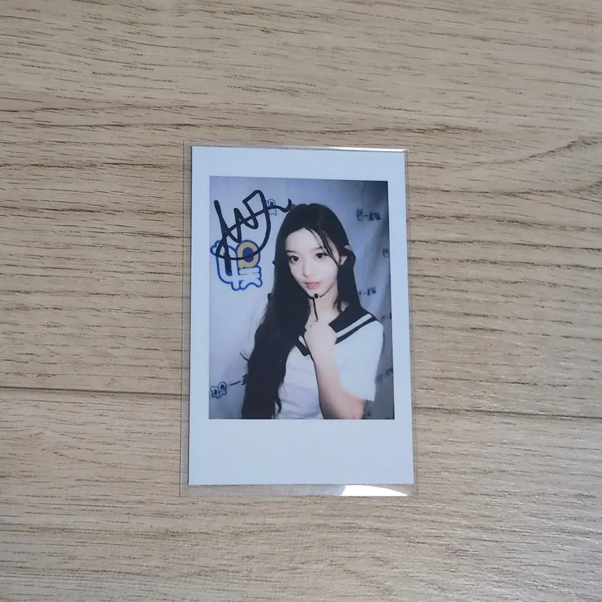 Illit Minju sign pola illit minju sign polaroid signed | Bunjang