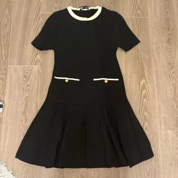 ZARA 대비 파이핑 니트 원피스