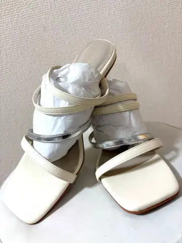 란다 클리어힐 샌들