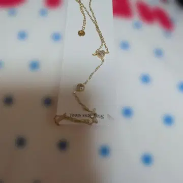 하트 모티브 골드 컬러 팔찌