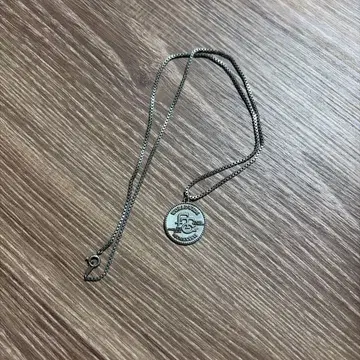 FTC 코인 목걸이 실버 컬러