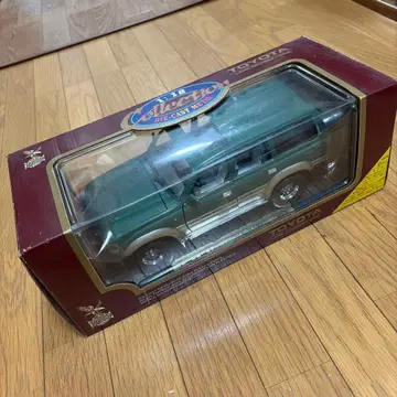 Road Legends 1:18 Toyota Land Cruiser