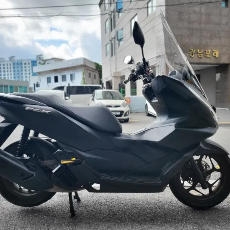 PCX 팔아요 22년식