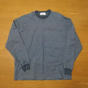 everyone long sleeve boder tee