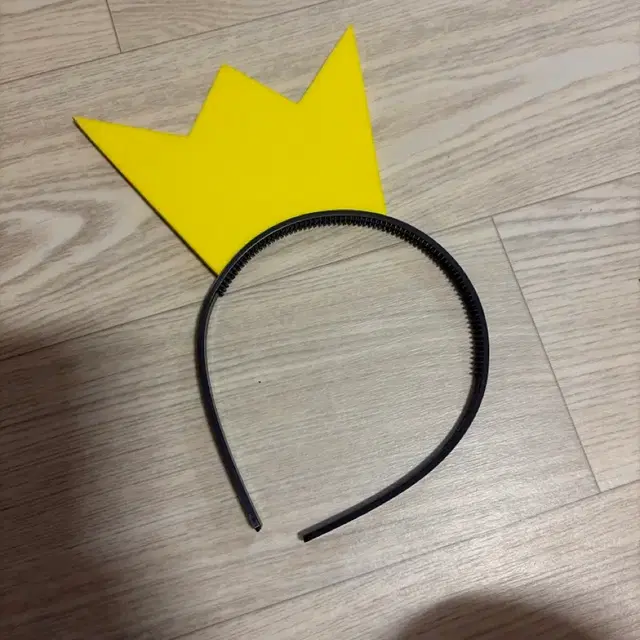 빅뱅고전 노란색 왕관 머리띠