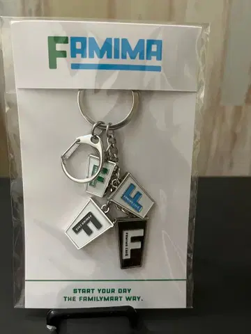 수량 한정 FamilyMart 훼미리마트 카페 키링 3연 참