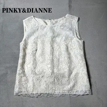 새상품급 PINKY&DIANNE 플라워 레이스 슬리브리스 블라우스