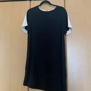 ZARA BASIC 바이컬러 반팔 상의 M 사이즈