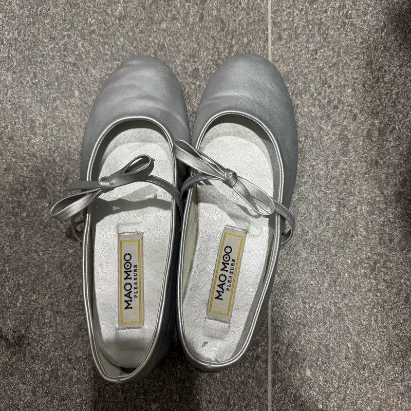 마크모크 실버 플랫
