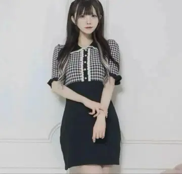 pium 프릴 칼라 체크 니트 원피스 블랙 피움