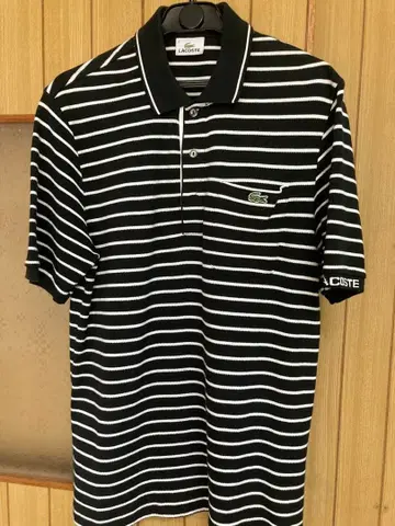 LACOSTE 보더 피케 셔츠 포켓 부착