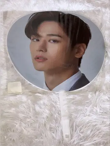 THE BOYZ JUYEON 주연 부채