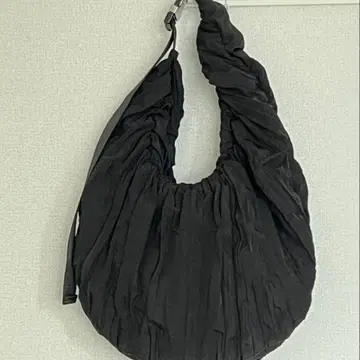 ZARA 자라 OVAL HAND BAG 블랙 숄더백