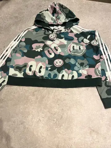 adidas 패턴 카모플라주 후드티 크롭 기장