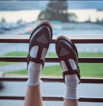 한정품 Dr. Martens caidos 로퍼 메리 제인