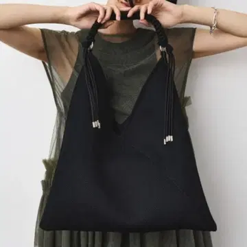 LE VERNIS 르 베르니 Paracord handle mesh bag