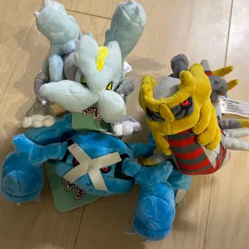 포켓몬 봉제 인형 3체 세트 큐렘 기라티나 메타그로스