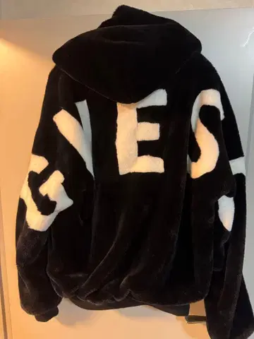 GUESS 빅 로고 오버 사이즈 퍼 블루종
