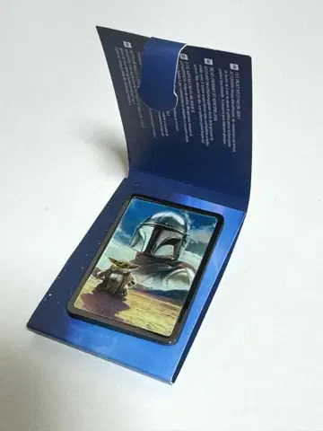해즈브로 럭키 쿠지 스타 워즈 만달로리안 핀 배지