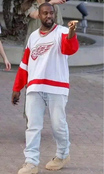 카니예 웨스트 착용 NHL 디트로이트 레드윙스 하키 게임 셔츠