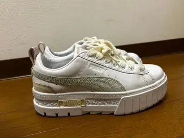 PUMA 통굽 스니커즈 화이트