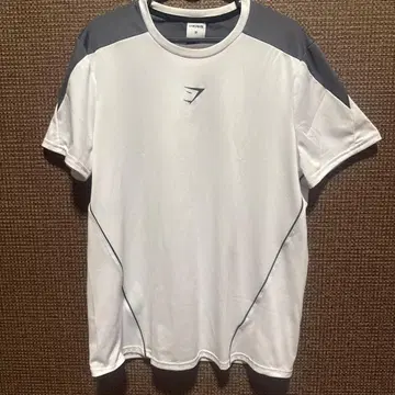 GYMSHARK 트레이닝T셔츠 화이트 그레이 M사이즈