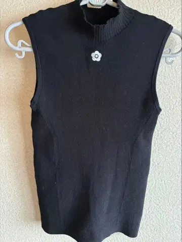 LILY BROWN x MARY QUANT 데이지 자수 니트 탱크