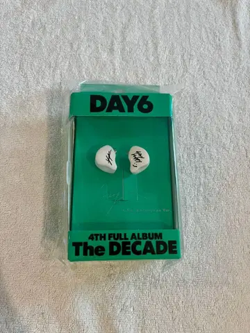 DAY6 The DECADE [이어폰 ver.] YOUNGK