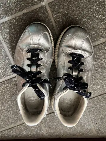 오니츠카타이거 스니커즈
